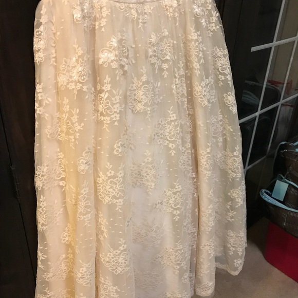 Full length lace dress - Picture 4 of 4